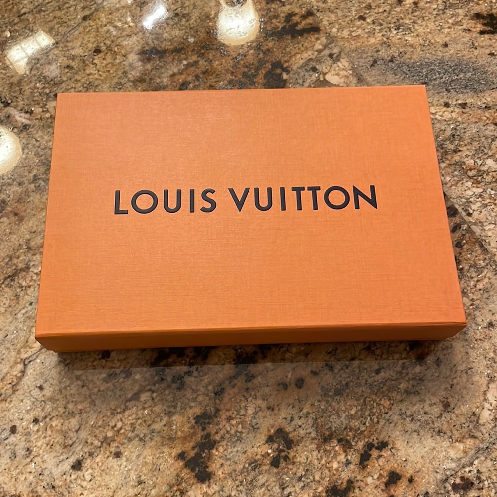 Louis Vuitton empty t-shirt box